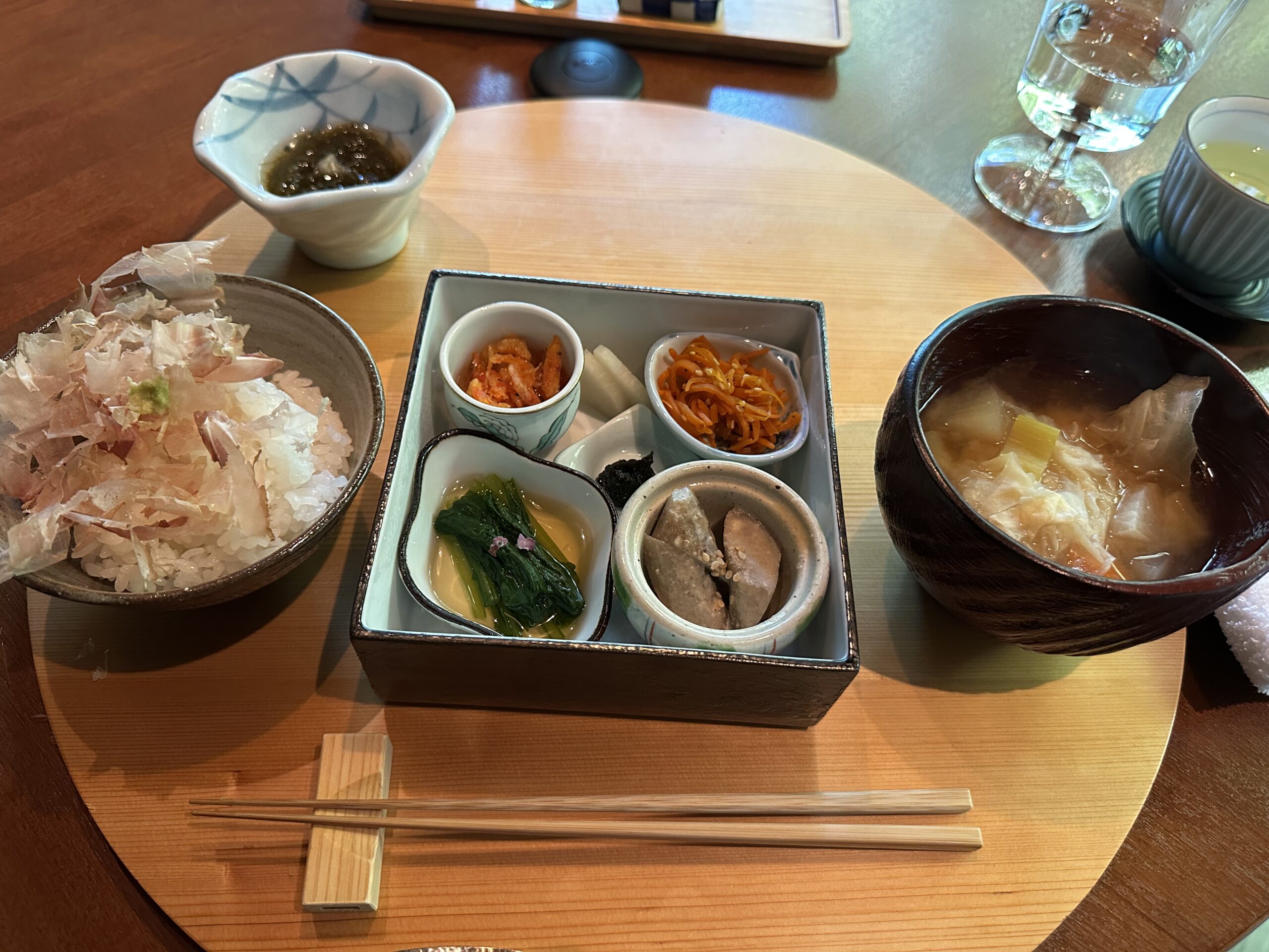 おちあいろう朝食