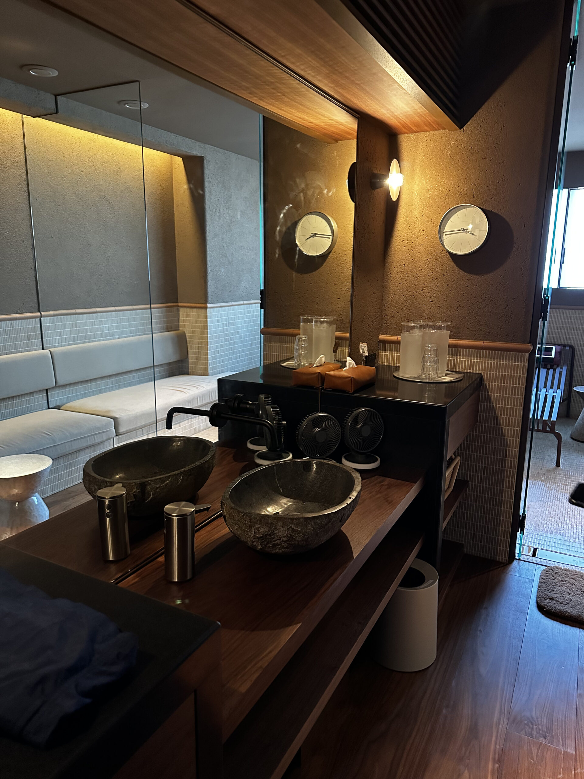 SAUNA SAKURADOの雰囲気（扉を開けた瞬間から始まる）