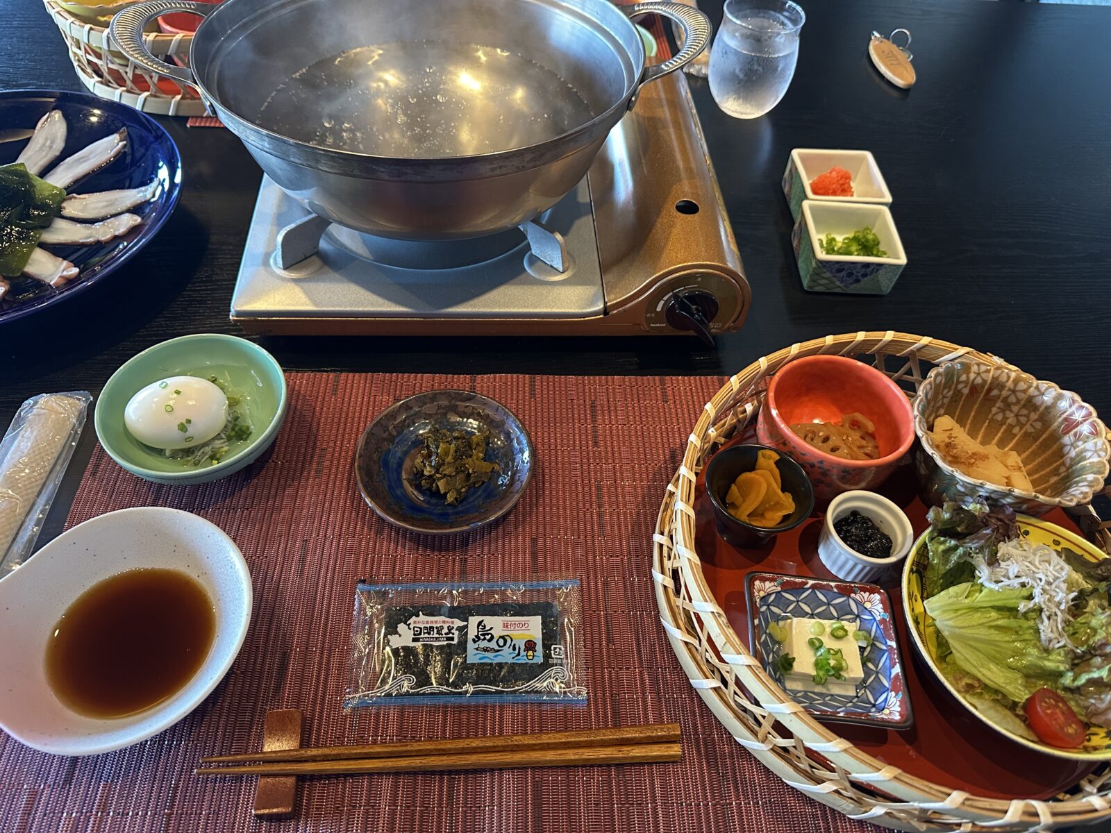 宿の朝食｜たこしゃぶと、おひつごはん食べ放題の島味覚